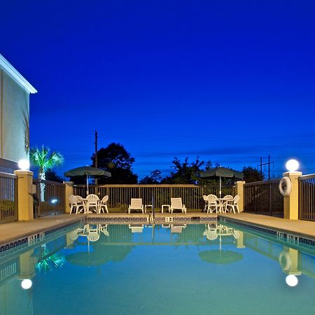 Holiday Inn Express & Suites Milton East I-10 By Ihg Exterior photo