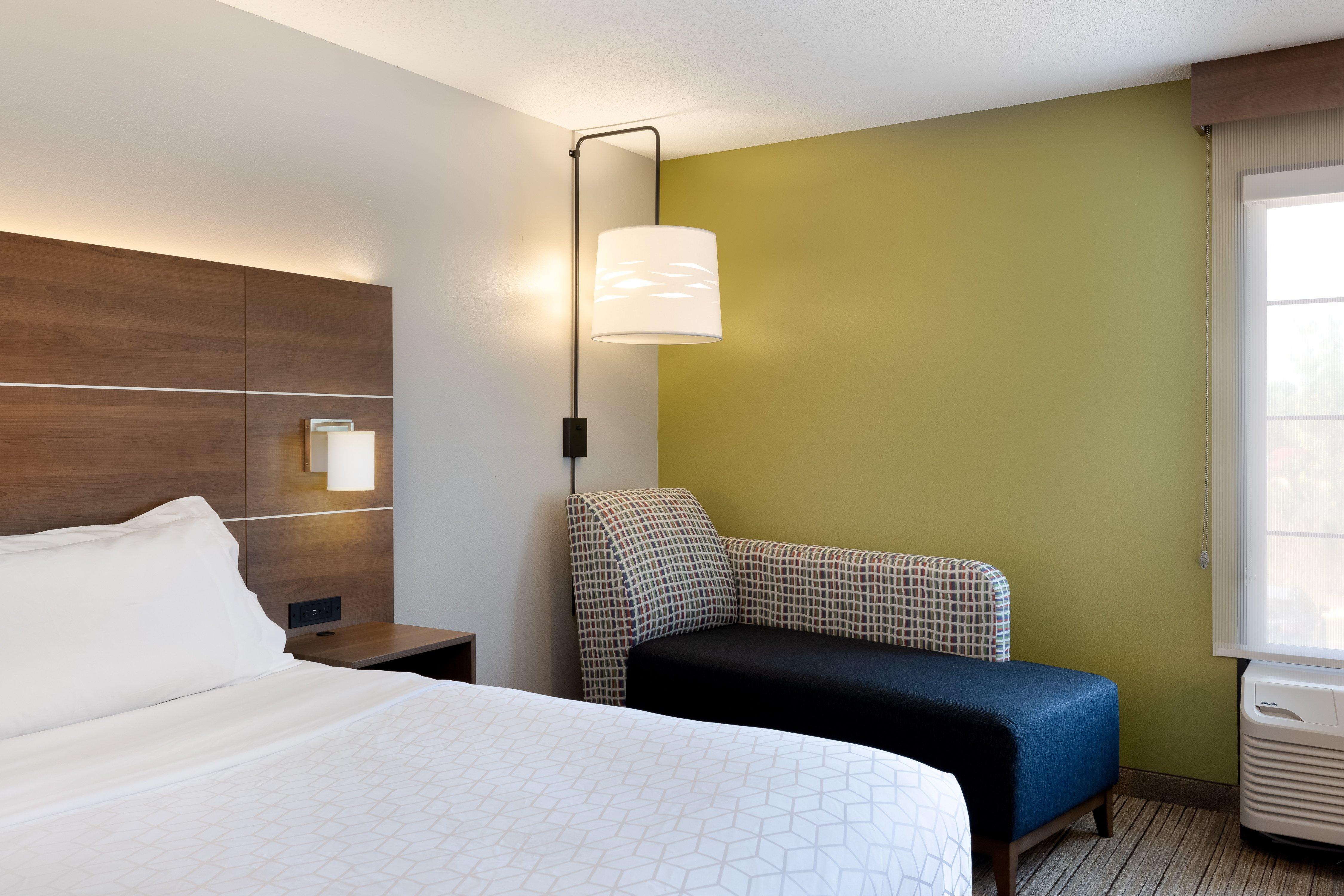 Holiday Inn Express & Suites Milton East I-10 By Ihg Exterior photo