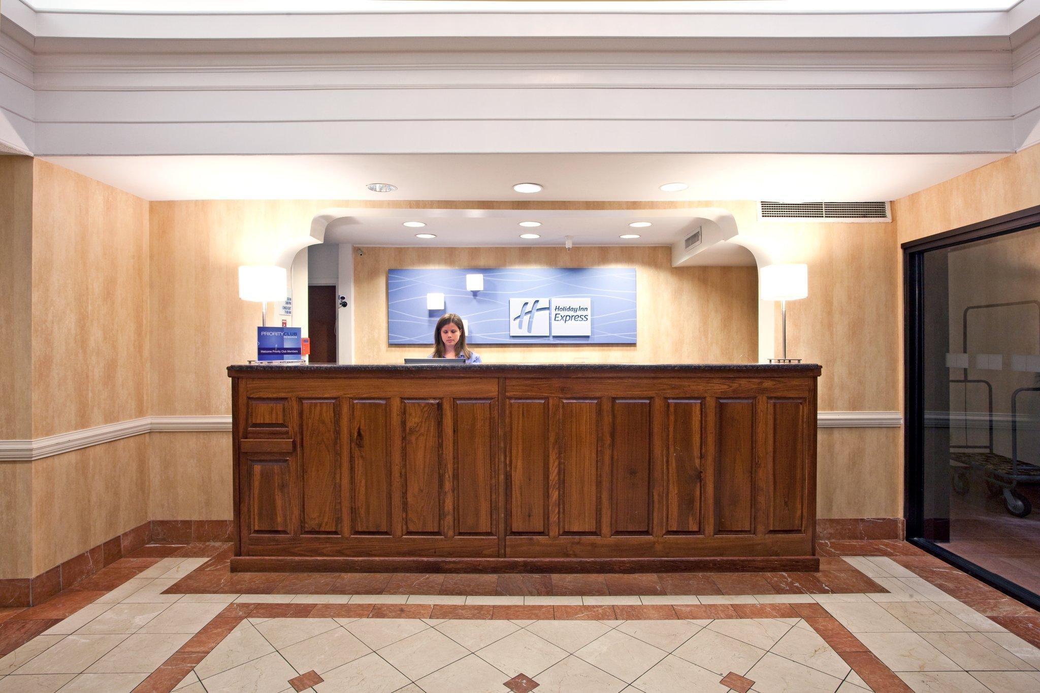 Holiday Inn Express & Suites Milton East I-10 By Ihg Exterior photo
