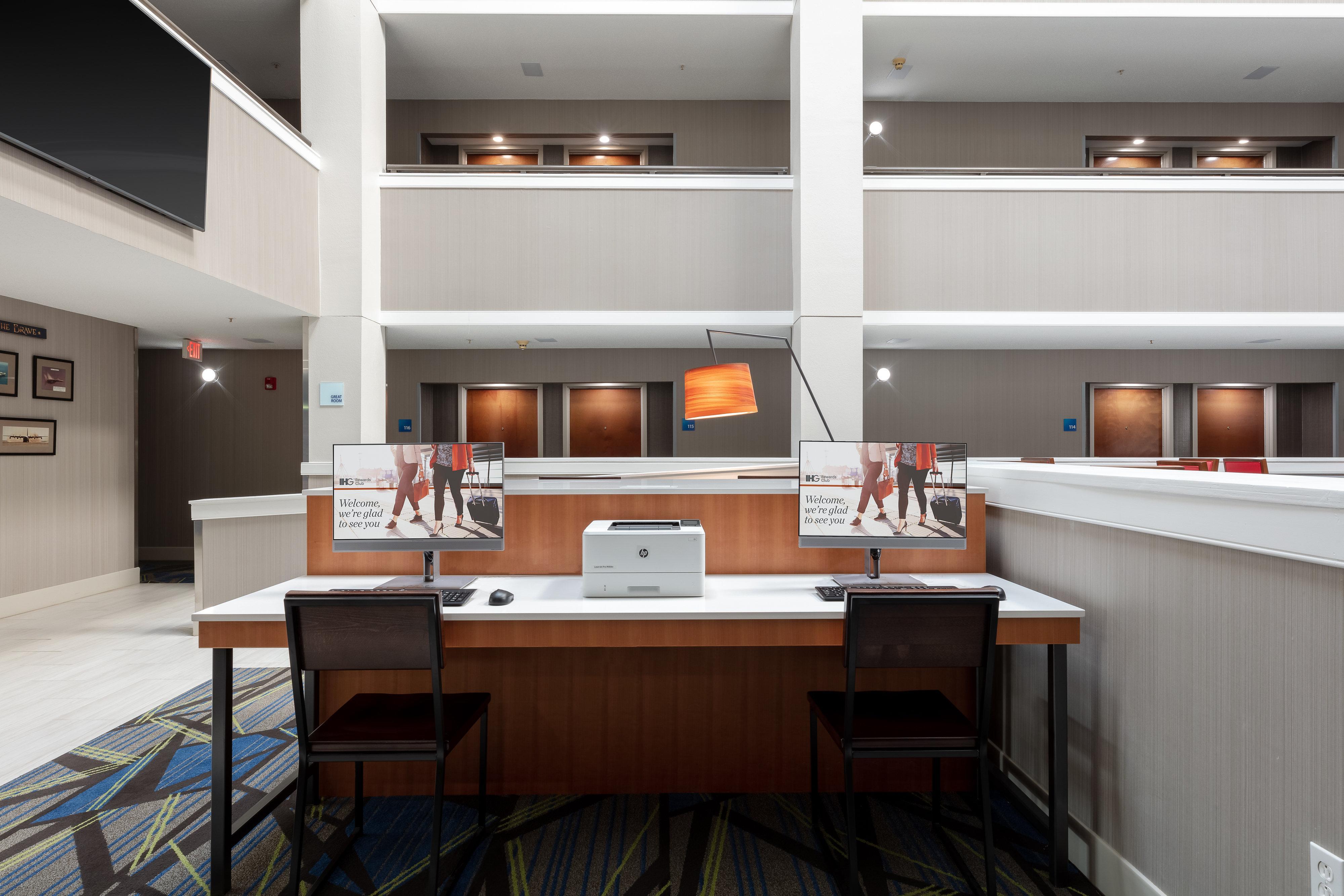 Holiday Inn Express & Suites Milton East I-10 By Ihg Exterior photo