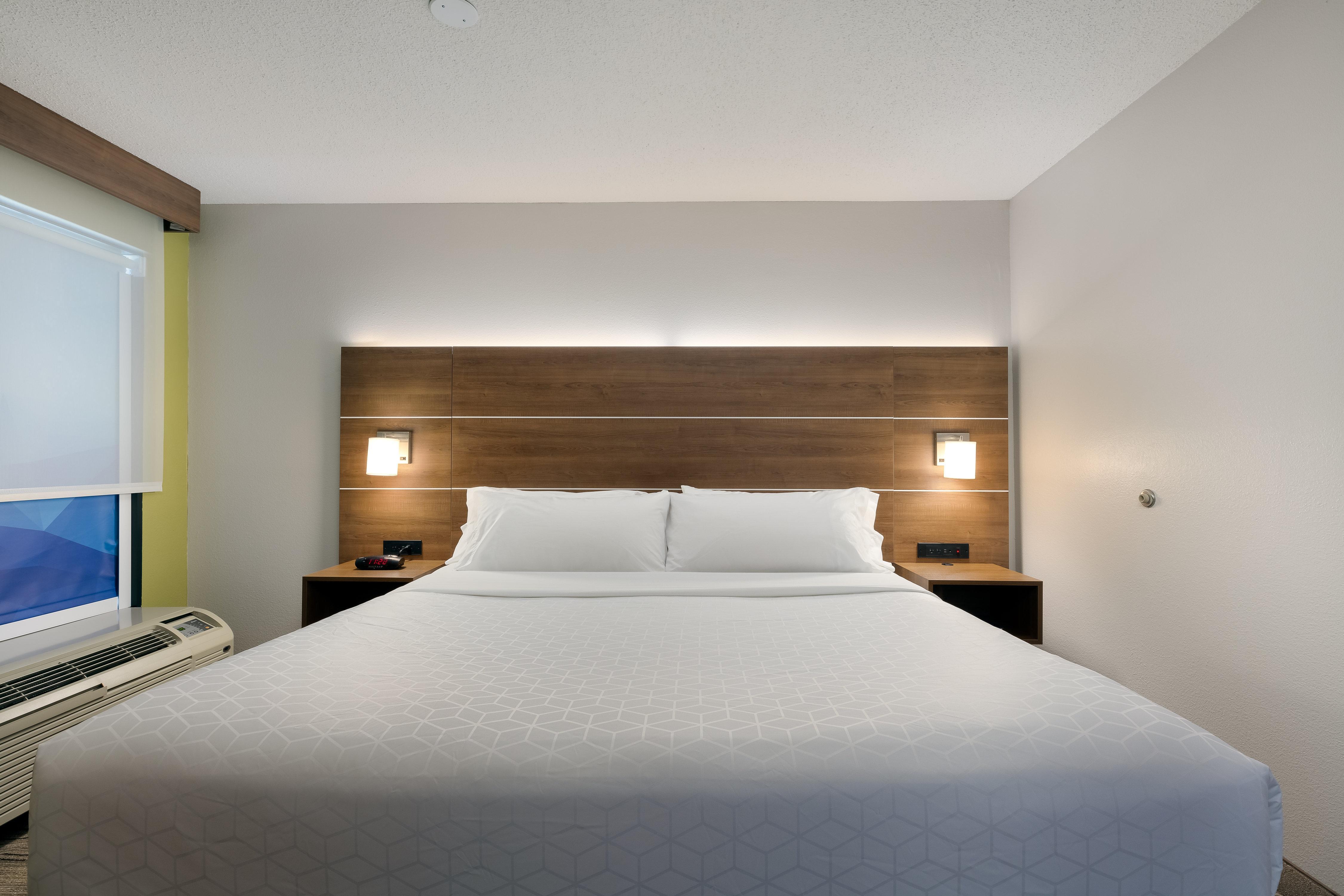 Holiday Inn Express & Suites Milton East I-10 By Ihg Exterior photo